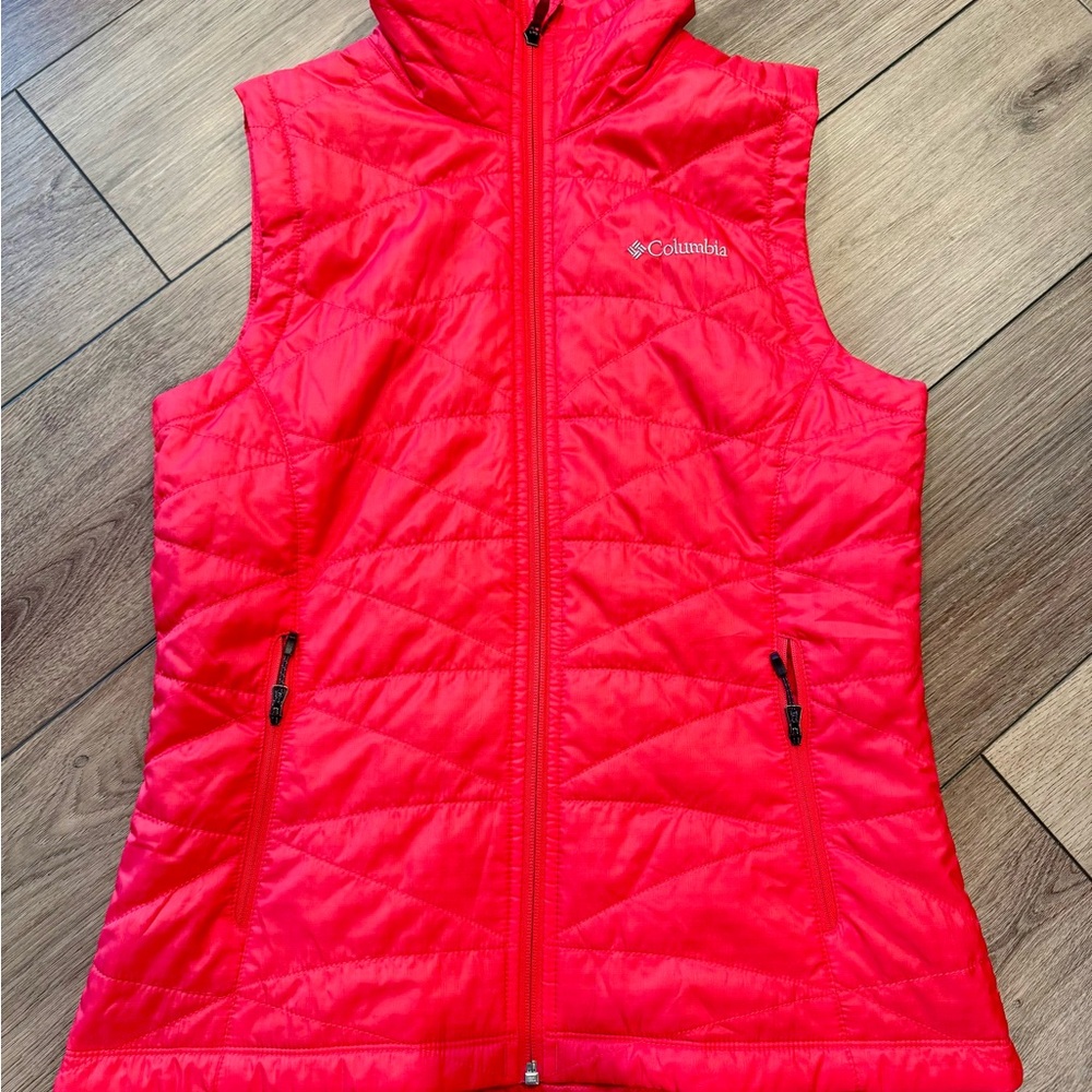 Columbia Red Quilted Vest
